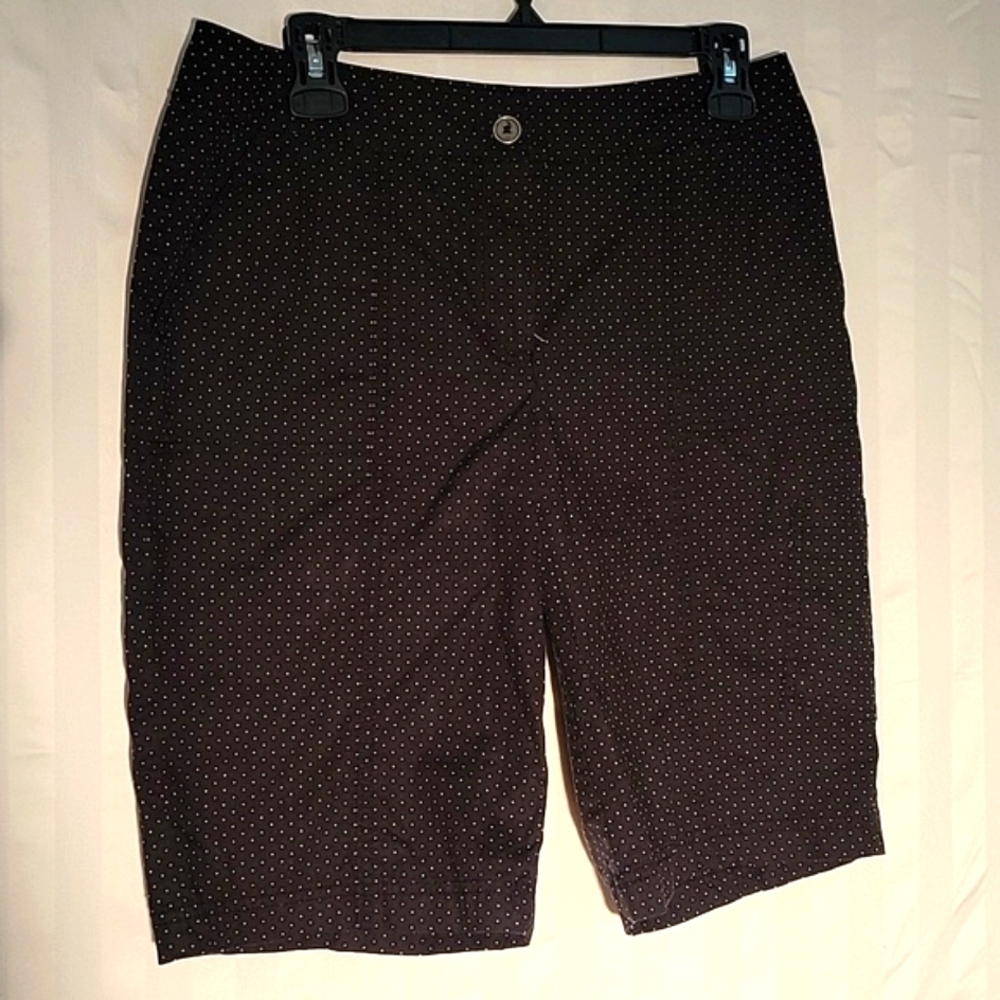 Chico's Woman Black & White Polka Dot Shorts with Front & Side Pockets, Size: 0